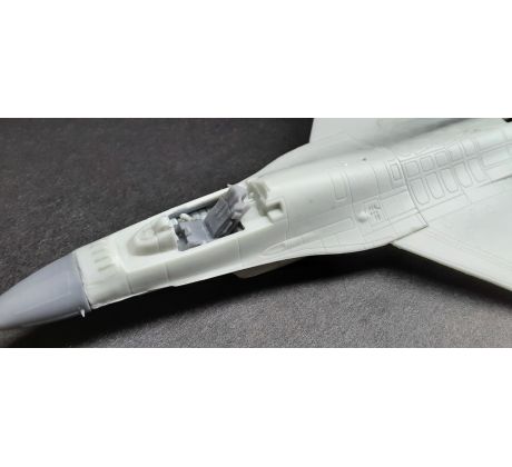 F-16 ACES II SEAT (Revell kit)