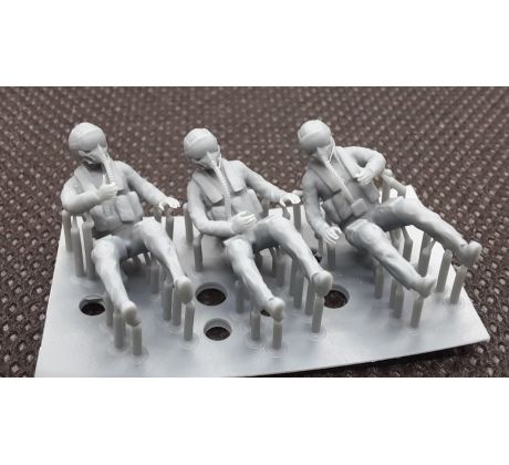 1/72 Pilots with HGU-55 helmet MBU-14 mask
